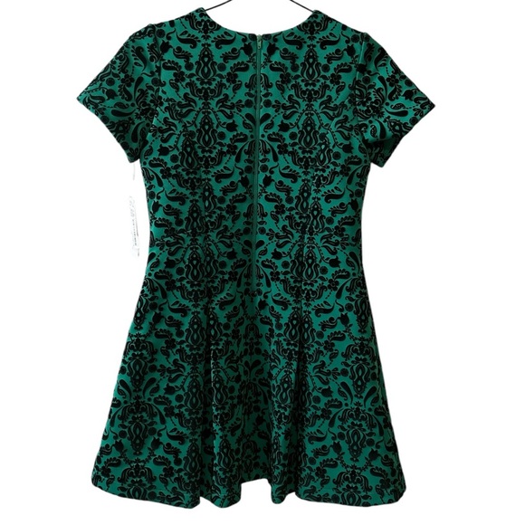 Gorgeous Green Velvet Dress Sz 12 - Picture 2 of 4